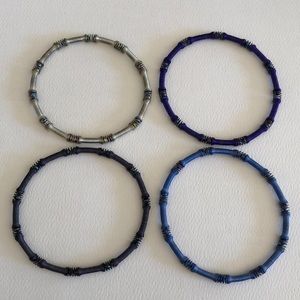 Set of stretchy bracelets